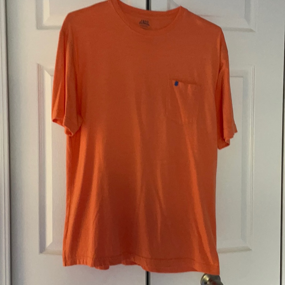 Men’s Izod one pocket tee shirt